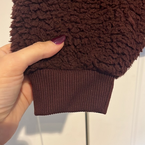 American Eagle Sherpa Plush Eggplant CrewNeck Sweater Size S - Picture 4 of 6